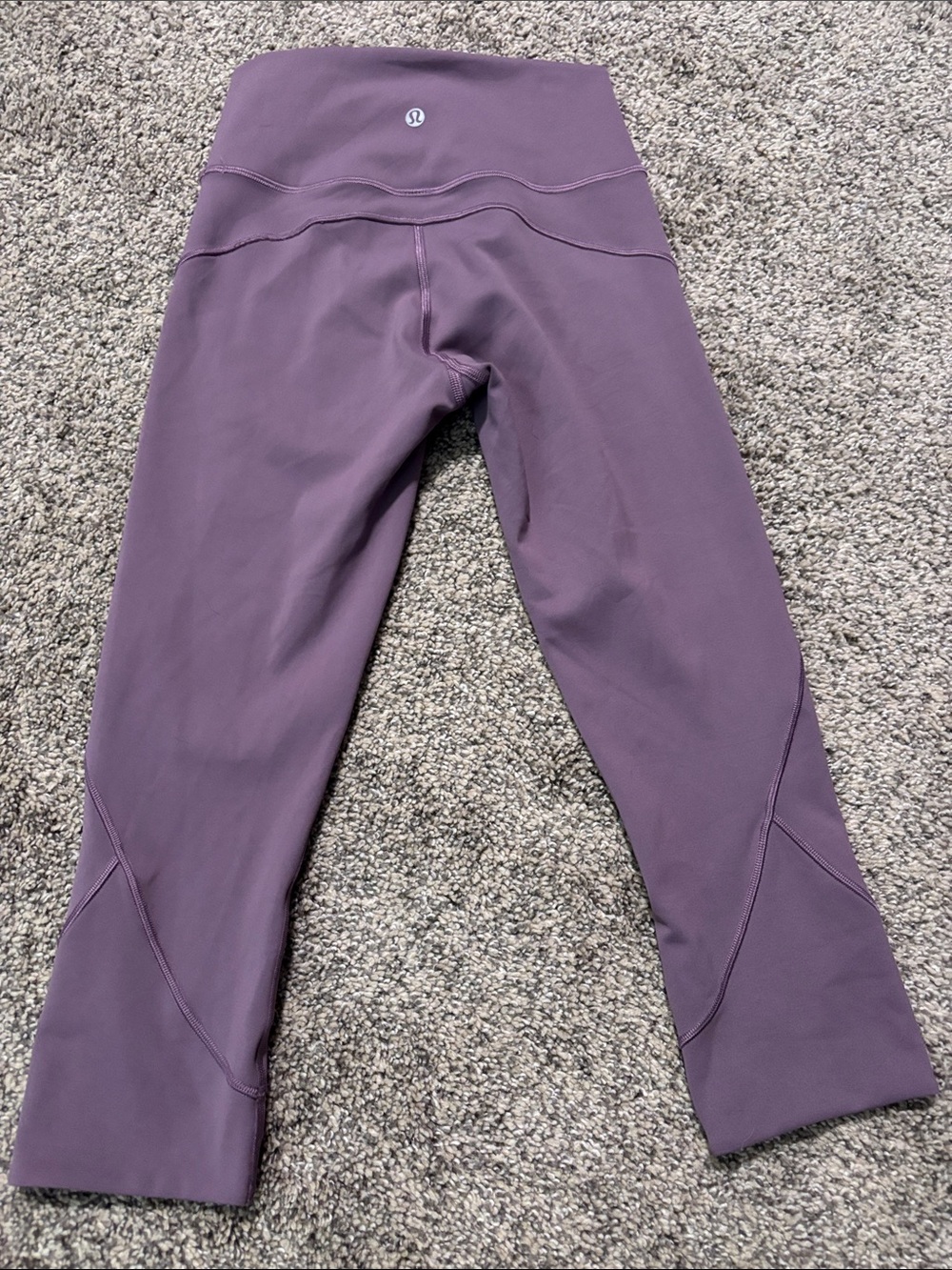 Lululemon In Movement Crop *Everlux 19" size 4 - Picture 3 of 5